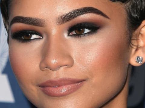 Stars mit kurzen Haaren quer