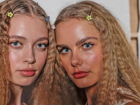 gekreppte-haare-quer gekreppte-haare-quer