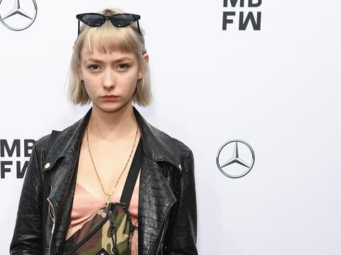 gntm-sally-halbseitig-gelähmt-media
