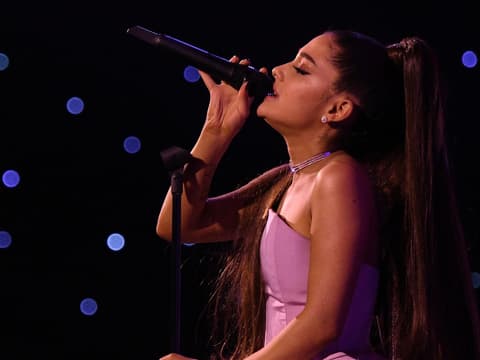 ariana-grande-vermögen-quer ariana-grande-vermögen-quer