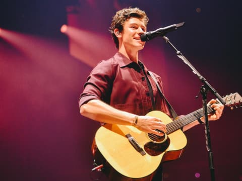 shawn-mendes-verliebt-quer