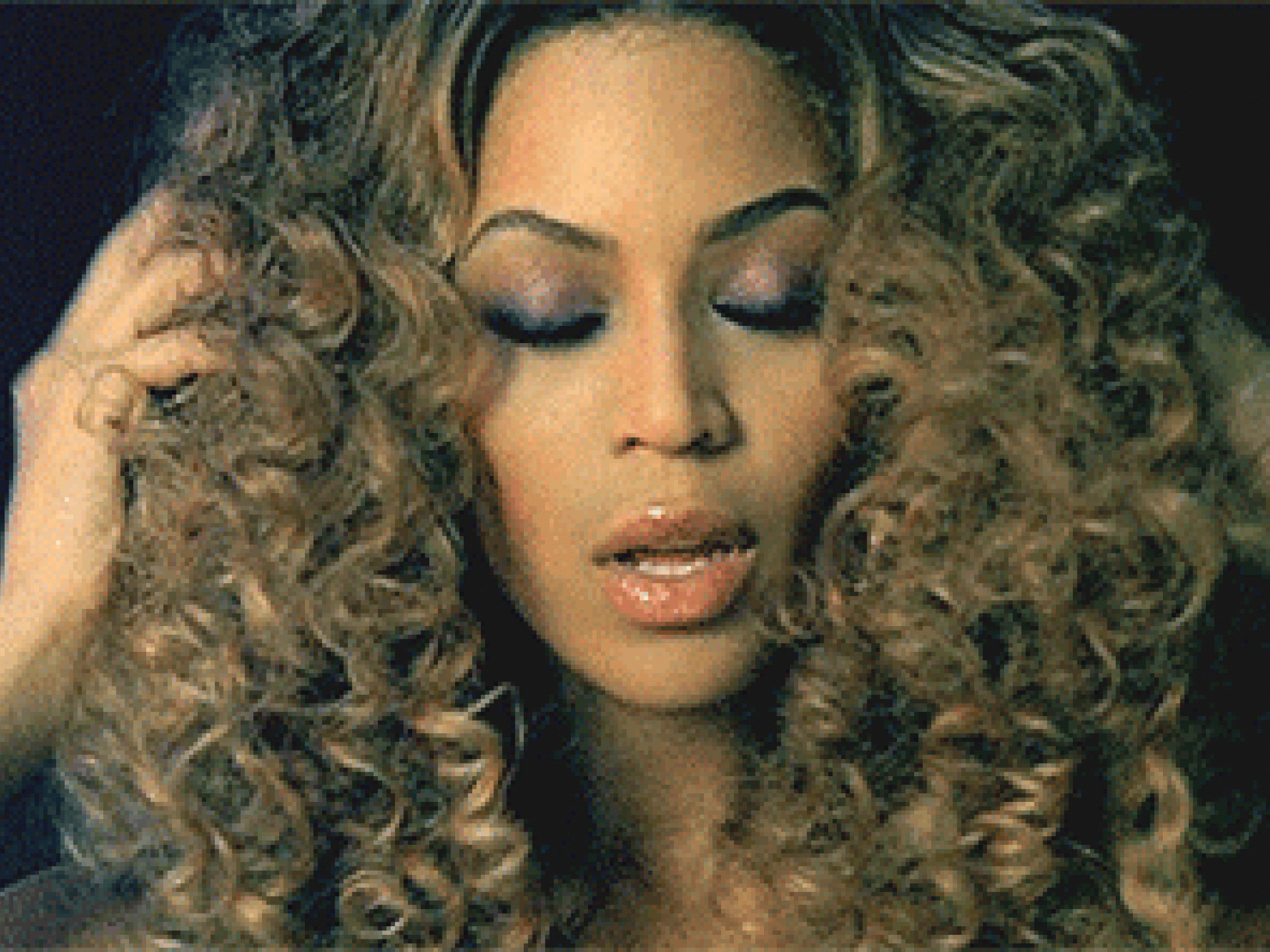 Akzeptiere deinen Haartyp – und mach das Beste draus! Akzeptiere deinen Haartyp – und mach das Beste draus!