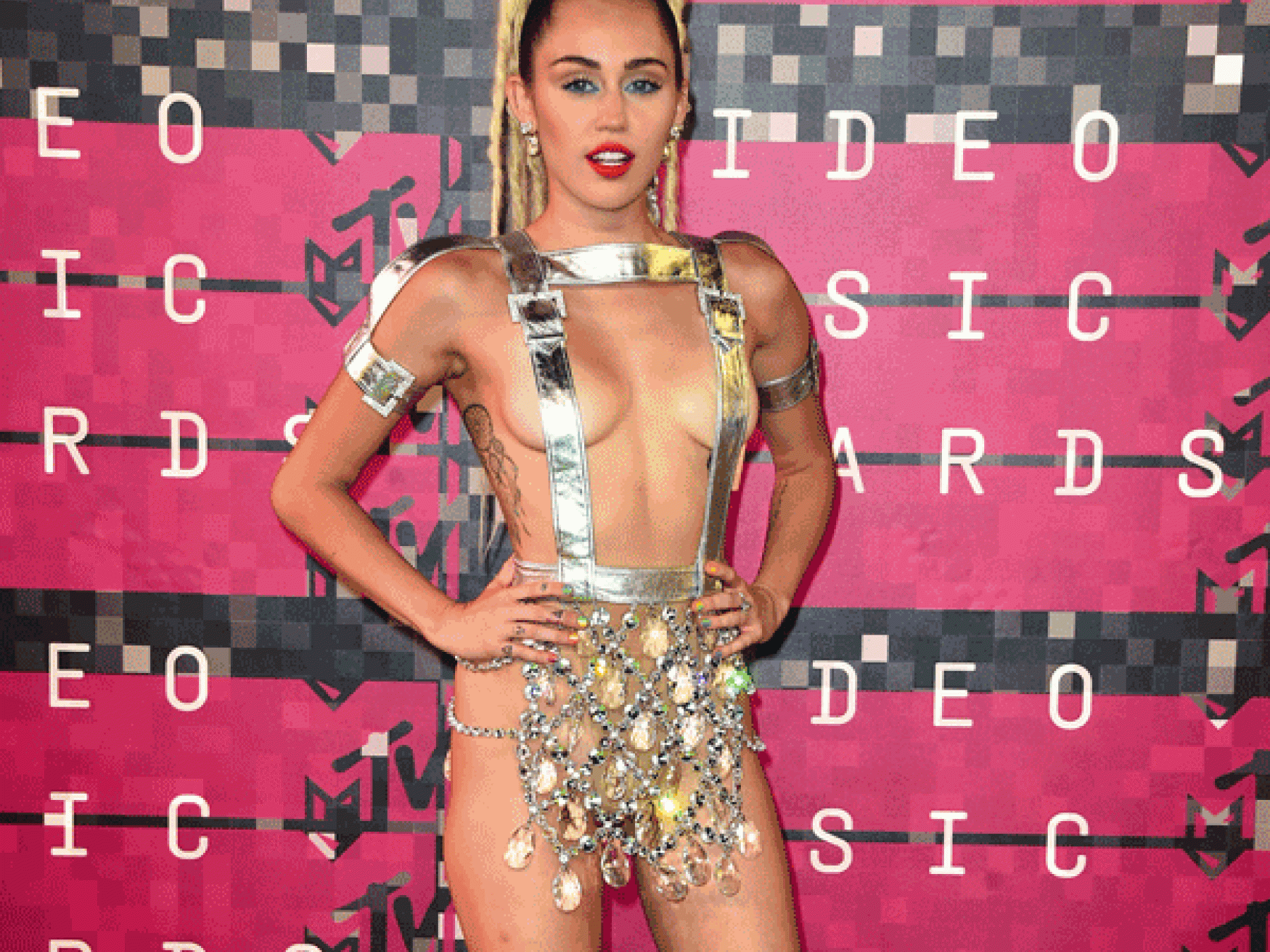 Miley Cyrus: MTV Video Music Awards 2015
