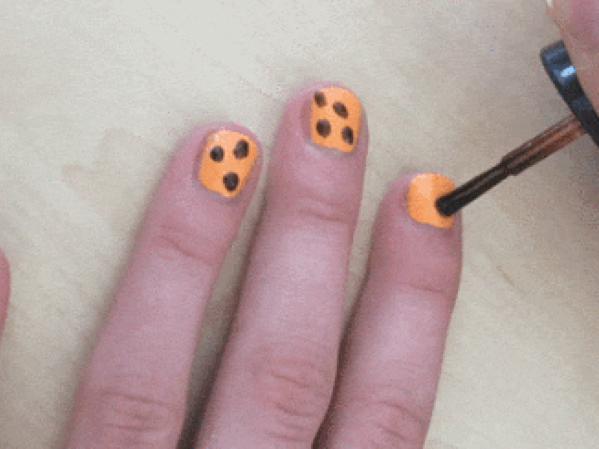 Leo-Nails: Schritt 2
