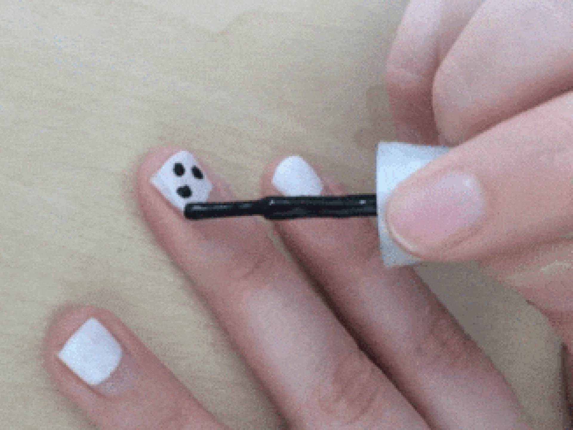 Panda-Nailart: Schritt 3