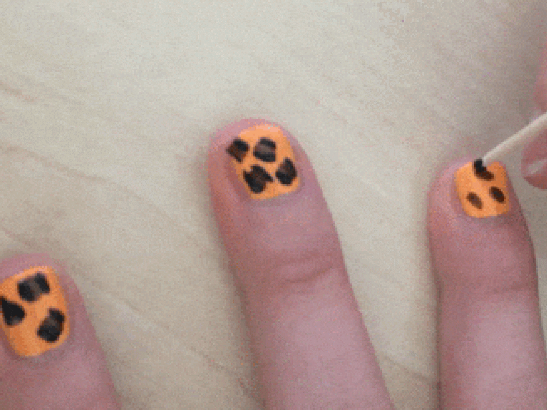 Leopard-Nailart: Schritt 3