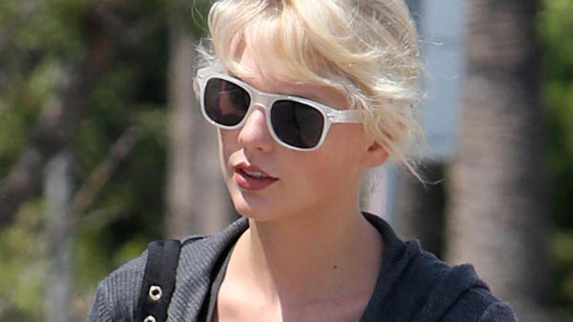 Taylor Swift BrustOP?