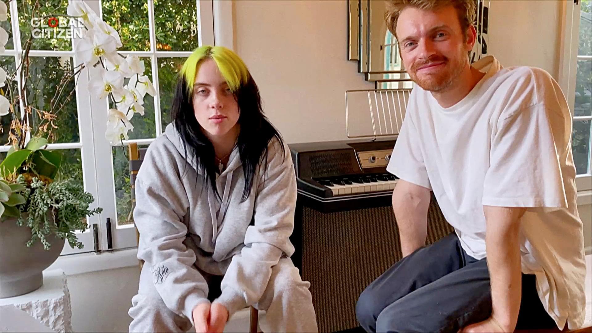 Billie Eilish Wohnzimmerkonzert mit Bruder Finneas Billie Eilish Wohnzimmerkonzert mit Bruder Finneas