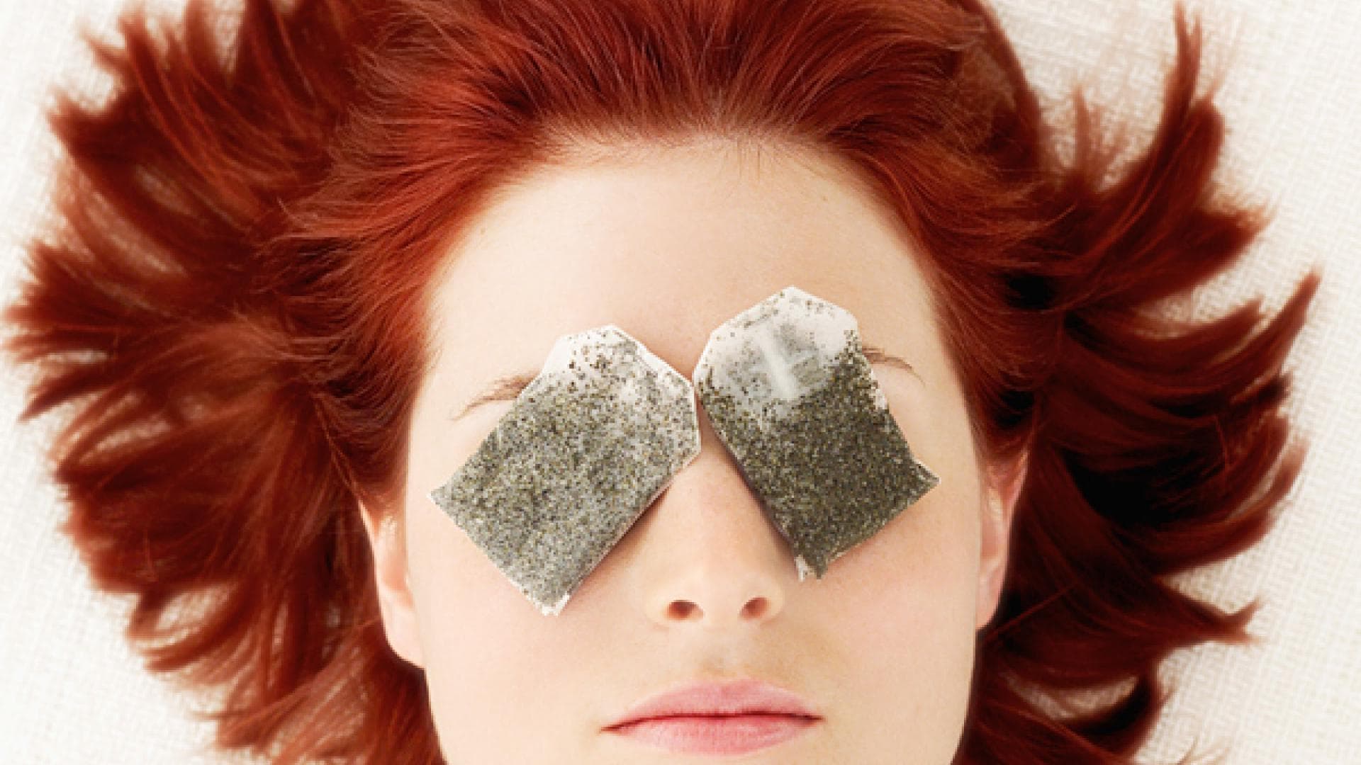 Teebeutel Auf Augen Kalt Oder Warm Teebeutel auf die Augen