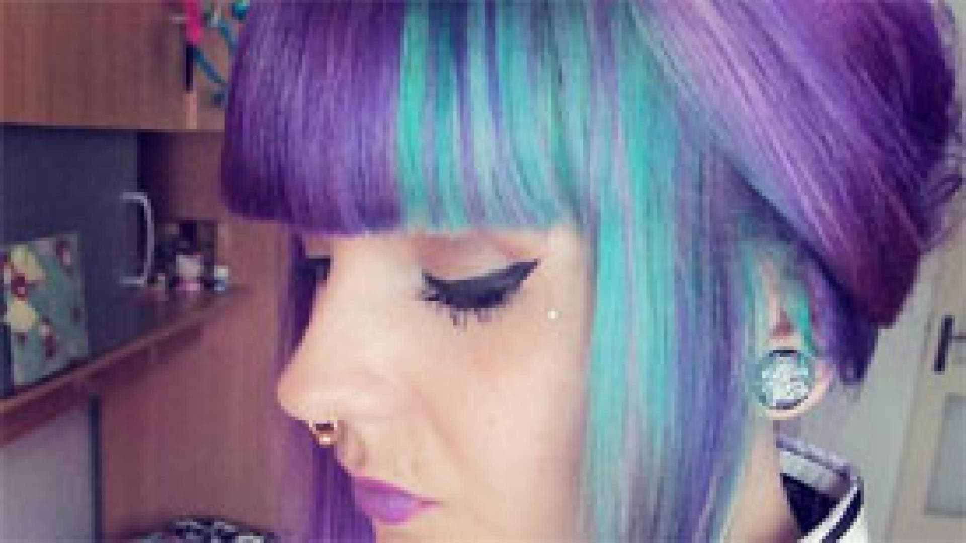 Color Block Hair in Lila und Türkis