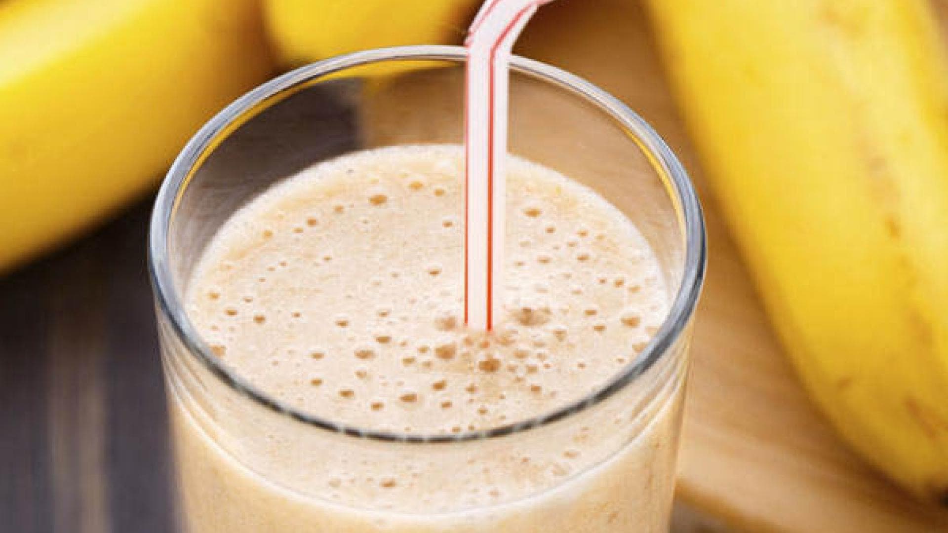 Erdbeeren-Mango-Bananen-Smoothie Erdbeeren-Mango-Bananen-Smoothie